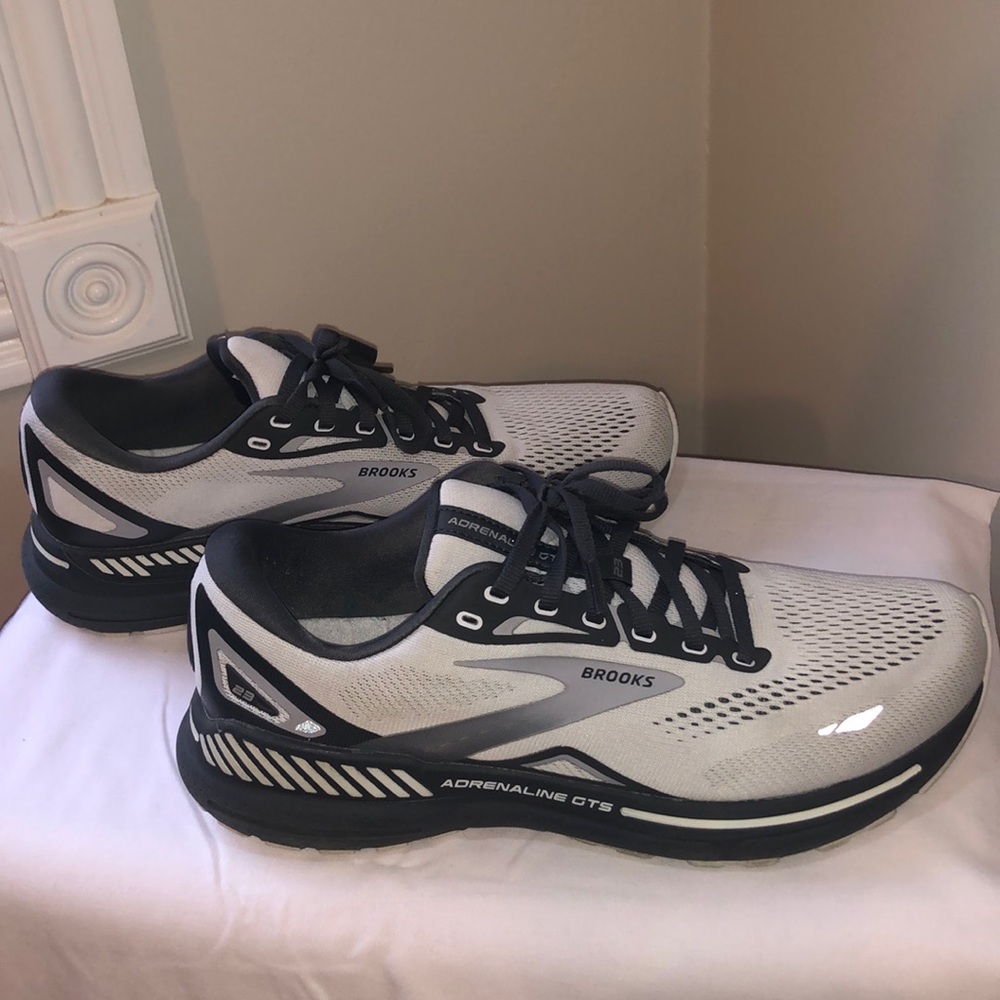 Brooks Adrenaline GTS